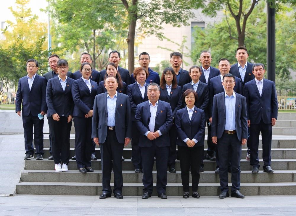 多元團隊凝合力，同舟共濟揚帆起
