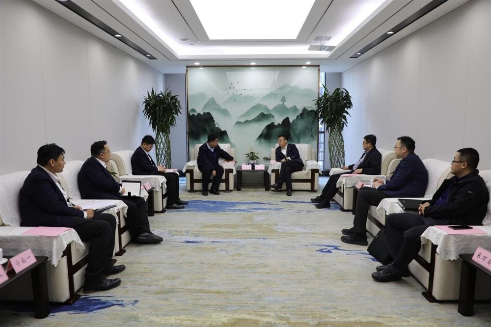 深化銀企合作！ 威海銀行濟南分行一行到產(chǎn)發(fā)集團洽談合作